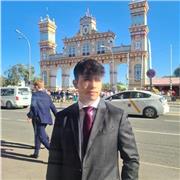 Doy las clases de una manera amena y sencilla priorizando el razonamiento matemático. He dado clases a chicos de entre 12 y 16 años.